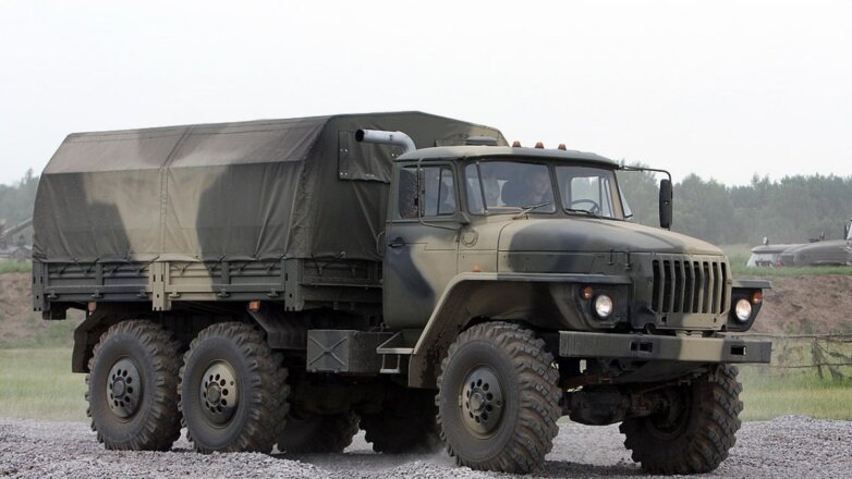 В Дагестане перевернулся грузовик с военными