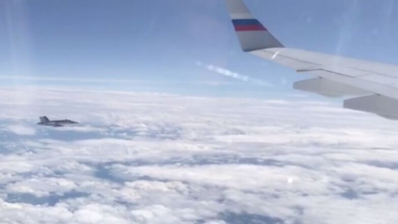 Швейцарские истребители сопроводили самолет делегации России