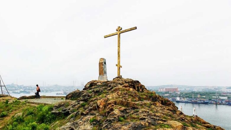 Во Владивостоке упал знаменитый крест на Крестовой сопке