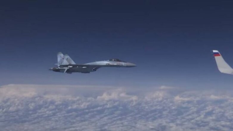 Российские Су-27 отогнали от самолета Шойгу истребитель НАТО