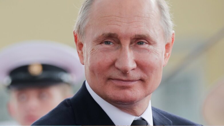 Путин упростил получение права на временное проживание в России