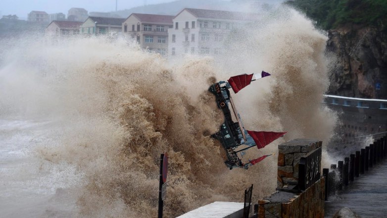 В Китае из-за супертайфуна «Лекима» погибли более 30 человек