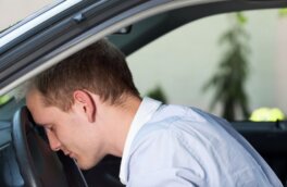 Как остановить машину с потерявшим сознание водителем