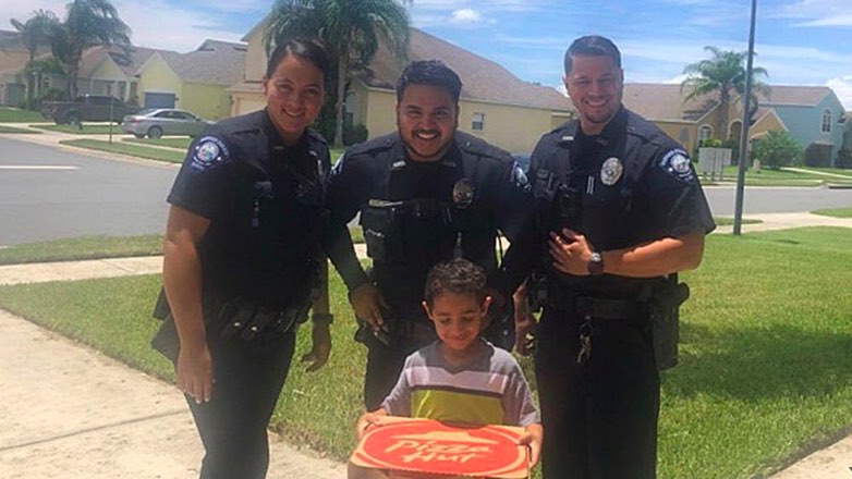 Пятилетний мальчик позвонил в 911, чтобы заказать пиццу