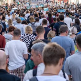 Десятки тысяч британцев вышли на марш против вступления Великобритании в войну с Ираном