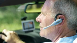 Британским водителям запретят разговаривать по телефону за рулём