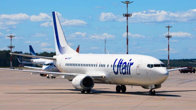 Рейсы UTair задержаны из-за попадания птицы в двигатель самолета
