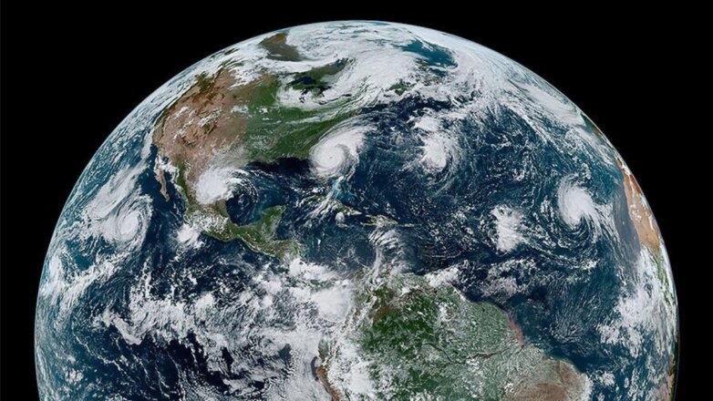 NASA опубликовало спутниковые снимки четырех крупных ураганов