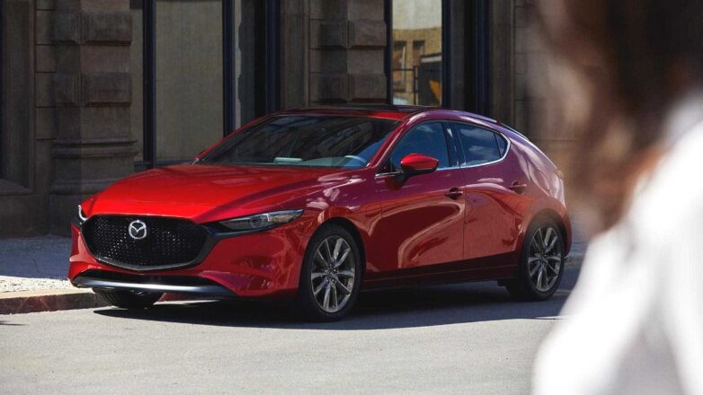 В России скоро начнутся продажи нового седана Mazda 3