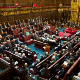 Палата лордов одобрила законопроект об отсрочке Brexit
