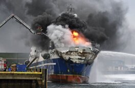 Горевший в Норвегии российский траулер затонул