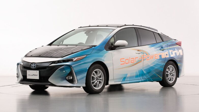 Toyota испытывает электромобиль Prius на солнечных батареях