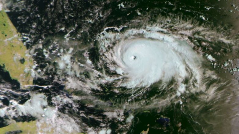 Опубликовано видео из эпицентра урагана «Дориан»