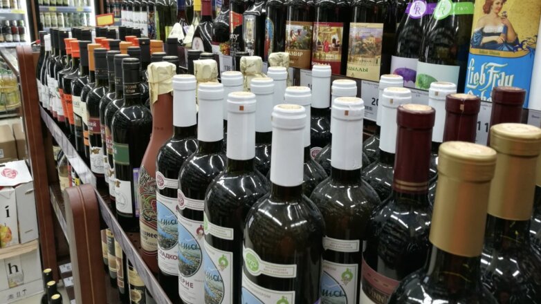 В РФ изъяли из оборота 4,5 млн бутылок нелегального алкоголя