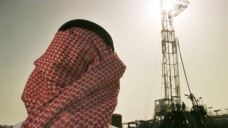 Reuters: Эр-Рияд готов сократить добычу нефти на 4 млн баррелей в сутки