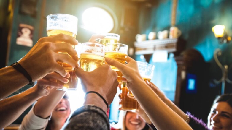 В Госдуме решили ограничить продажу алкоголя в барах и ресторанах