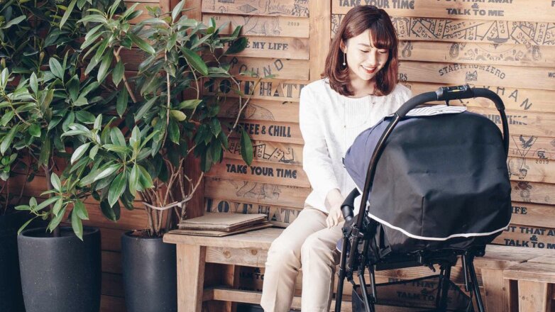 На вокзалах Токио тестируют сервис аренды детских колясок