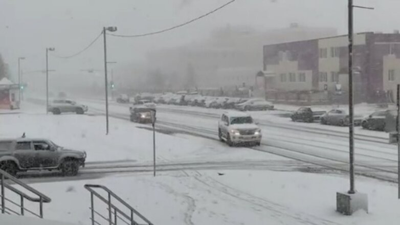 Город Губкинский на Ямале завалило снегом