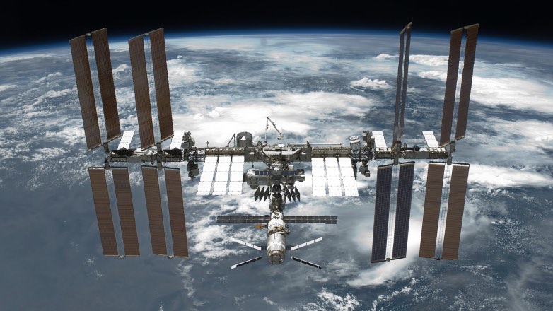 Российская система защитила МКС от столкновения с космическим мусором