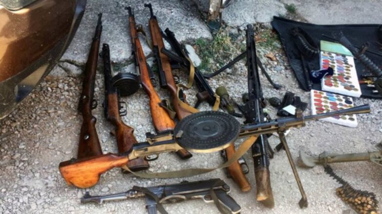 В Крыму пограничники нашли на приграничной территории арсенал оружия