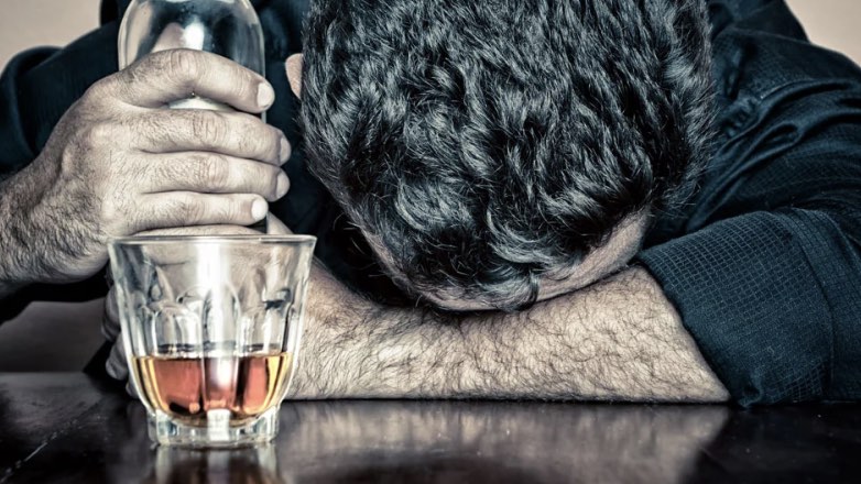 Россиянам рассказали о причинах появления алкогольной депрессии