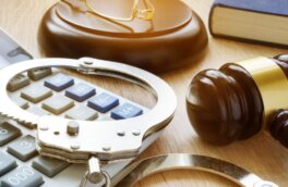 В Уфе налоговый инспектор осуждена за разглашение банковской тайны