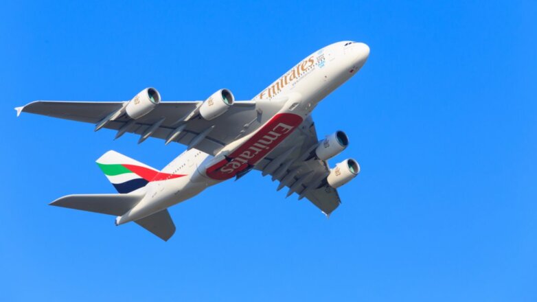 Пассажирка, сломавшая ногу в самолете, проиграла дело против Emirates