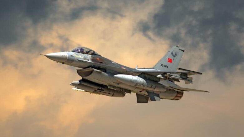 Турция нанесла авиаудар по базе курдов в Сирии – СМИ