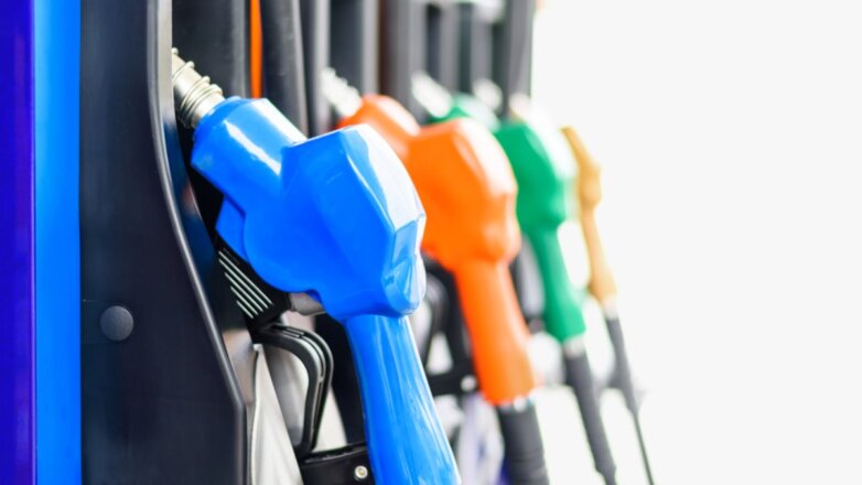Росстандарт опубликовал список торгующих некачественным топливом АЗС