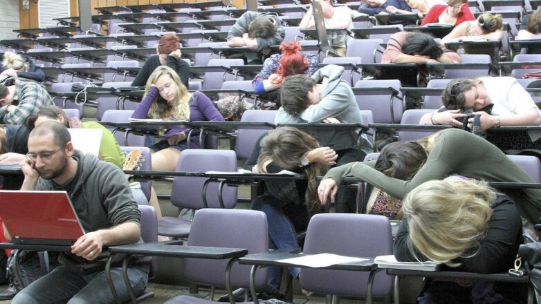 Учёные назвали оптимальный для студентов режим сна