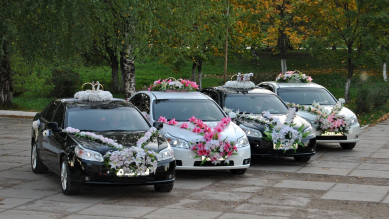 В Чечне предлагают ограничить число машин в свадебных кортежах