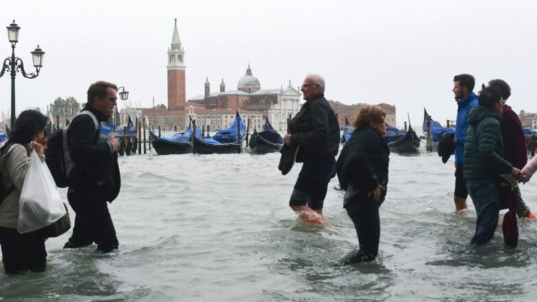 Появилось видео затопленного центра Венеции