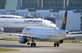 Работники крупнейшей авиакомпании Европы устроили забастовку