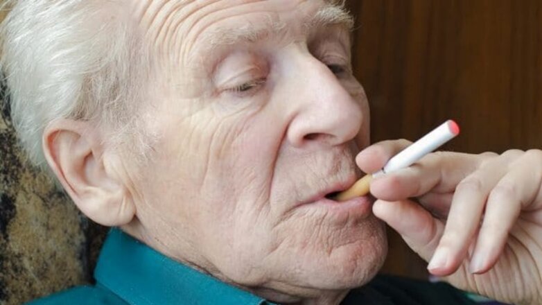 Заядлые курильщики выглядят старше своих лет