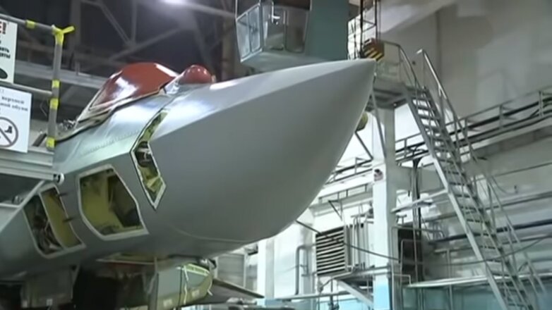 Опубликовано видео сборки первого серийного истребителя Су-57