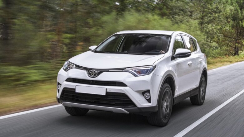 Toyota рассказала о росте продаж RAV4 в России