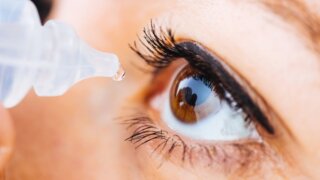 Росздравнадзор опроверг информацию о нехватке глазных капель от аллергии