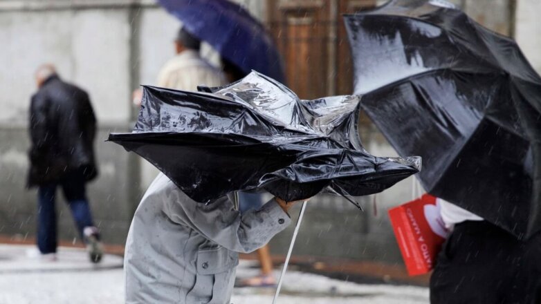 Синоптики предупредили о сильном ветре в Москве 13 марта