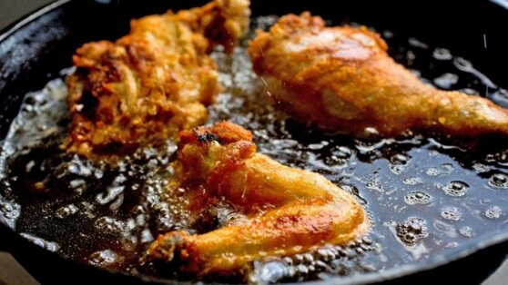 Холестерин и сосуды: кардиолог назвал опасные продукты для сердца