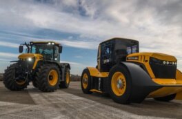 Названы особенности самого быстрого трактора в мире