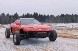 Адаптированный в багги спорткар Toyota Supra показали на видео