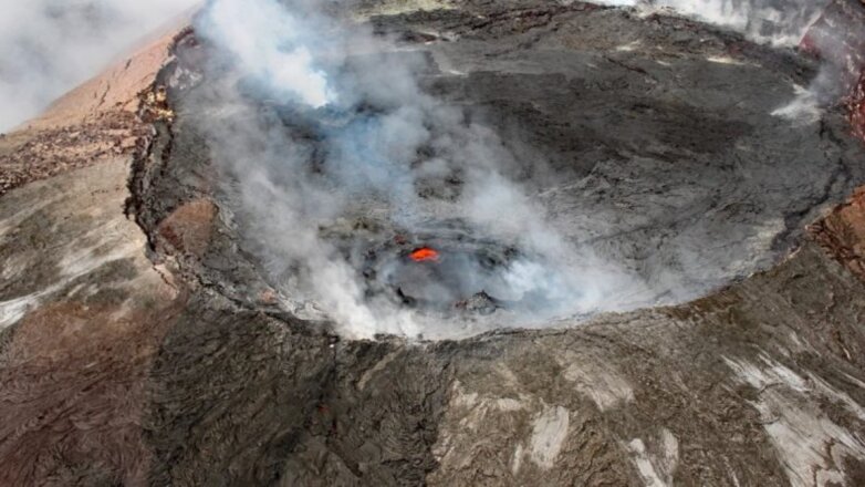 На Гавайях турист упал в кратер вулкана и выжил