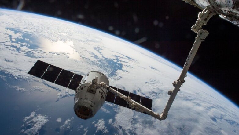 Корабль Dragon успешно завершил стыковку с МКС