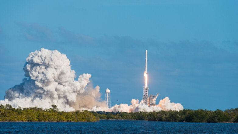 В США успешно стартовала ракета-носитель Falcon 9 со спутниками на борту