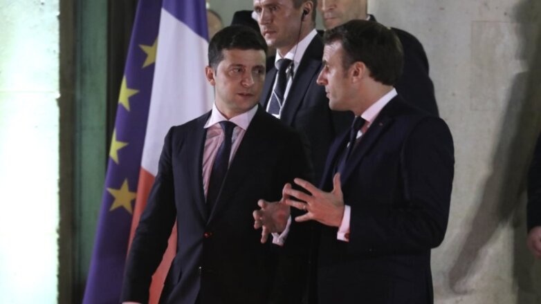 Зеленский и Макрон обсудили выполнение парижских договоренностей
