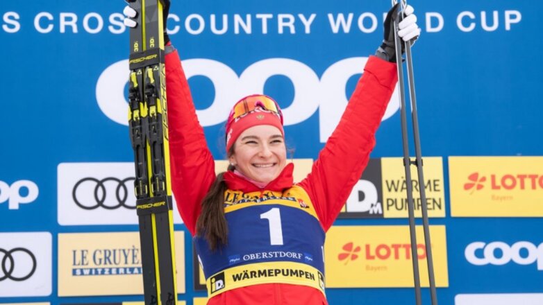 Непряева выиграла спринт на этапе Кубка мира по лыжам в Германии