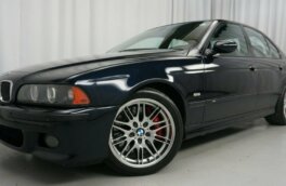 На eBay появилось объявление о продаже BMW M5 практически без пробега