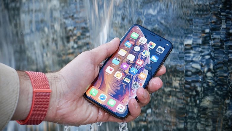 iPhone XS не выдержал испытания водой вопреки гарантиям Apple