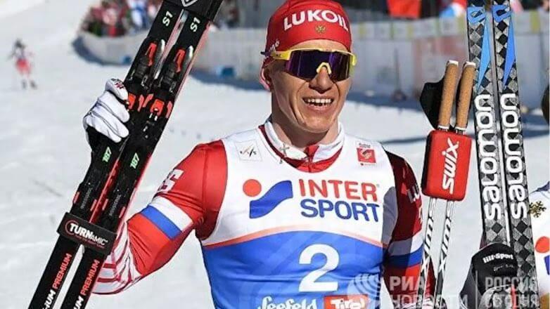Александр Большунов занял первое место в гонке преследования на Tour de ski