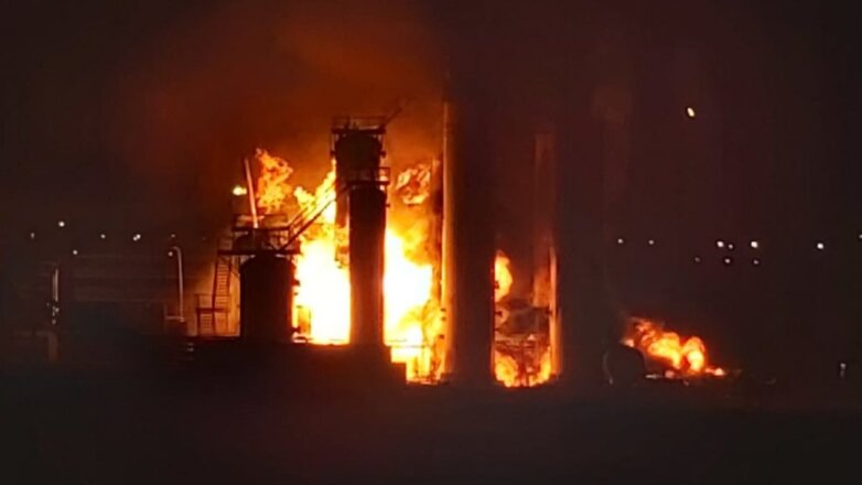 Во время крупного пожара на НПЗ «Лукойла» в Ухте прогремел взрыв